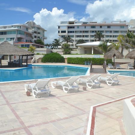 Brisas 10 Beachside Suites 칸쿤 외부 사진