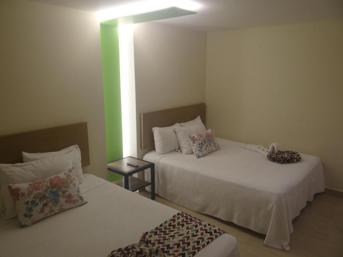 Brisas 10 Beachside Suites 칸쿤 외부 사진