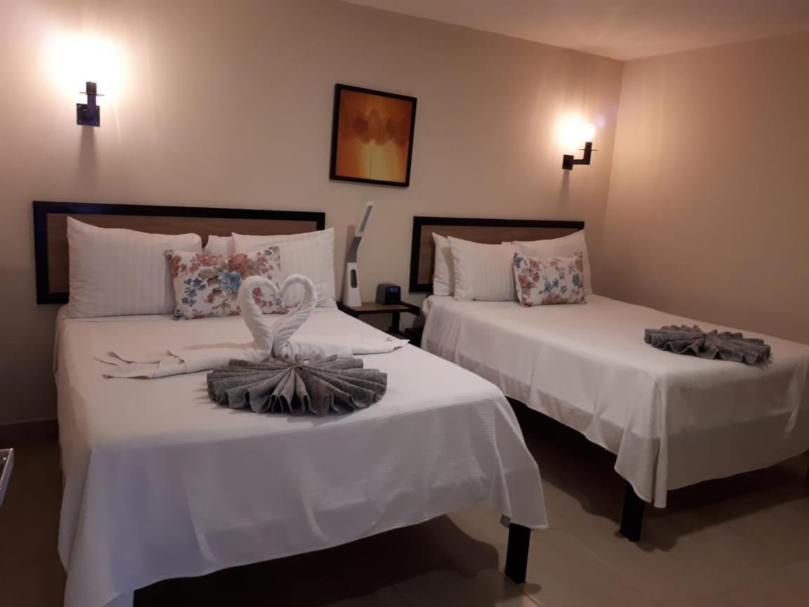 Brisas 10 Beachside Suites 칸쿤 외부 사진