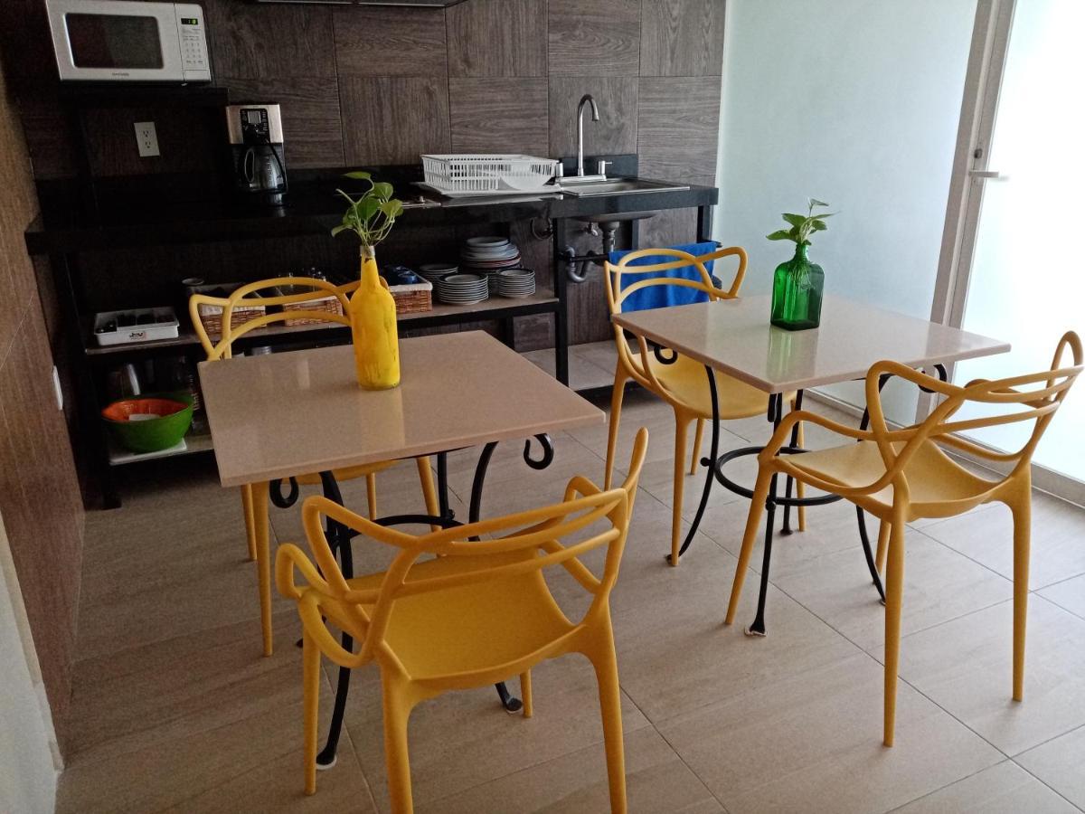 Brisas 10 Beachside Suites 칸쿤 외부 사진