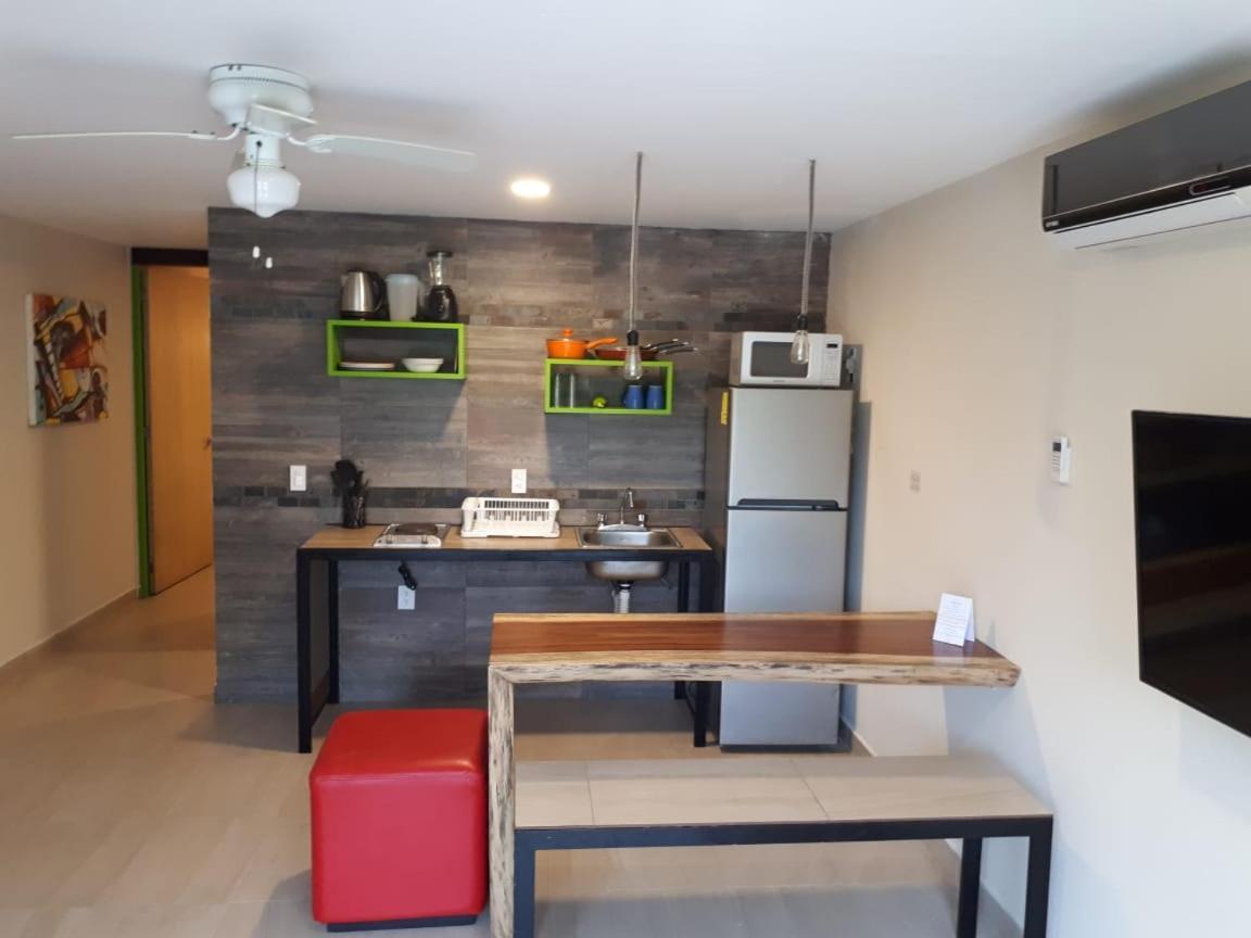Brisas 10 Beachside Suites 칸쿤 외부 사진