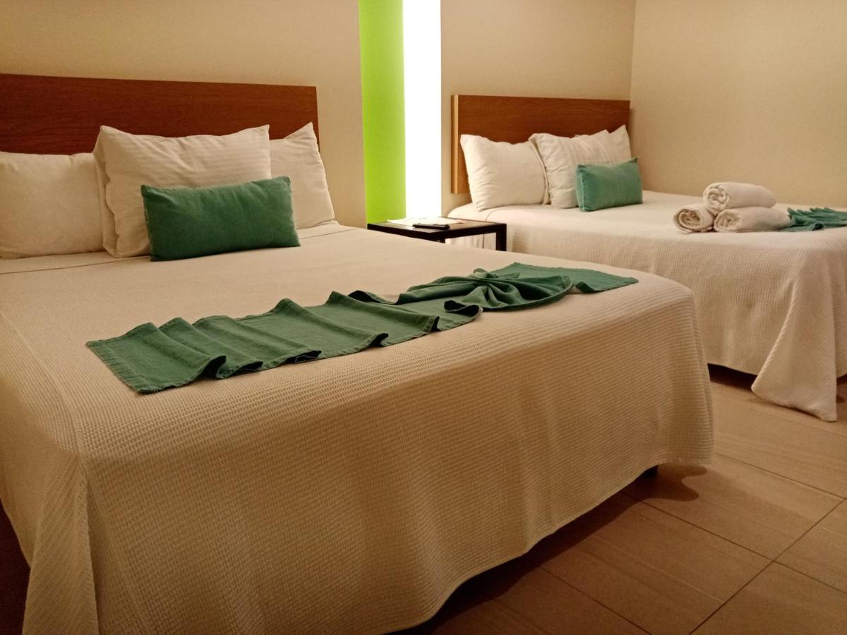 Brisas 10 Beachside Suites 칸쿤 외부 사진