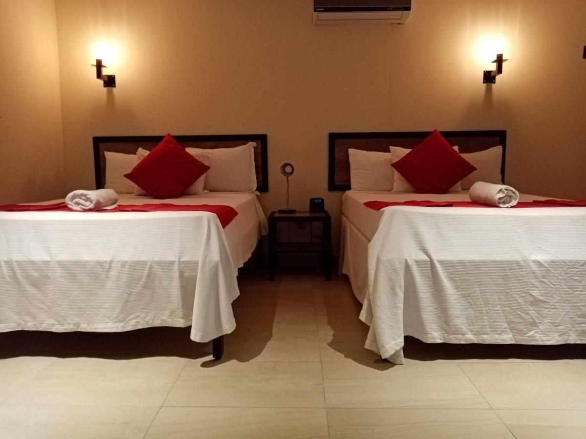 Brisas 10 Beachside Suites 칸쿤 외부 사진