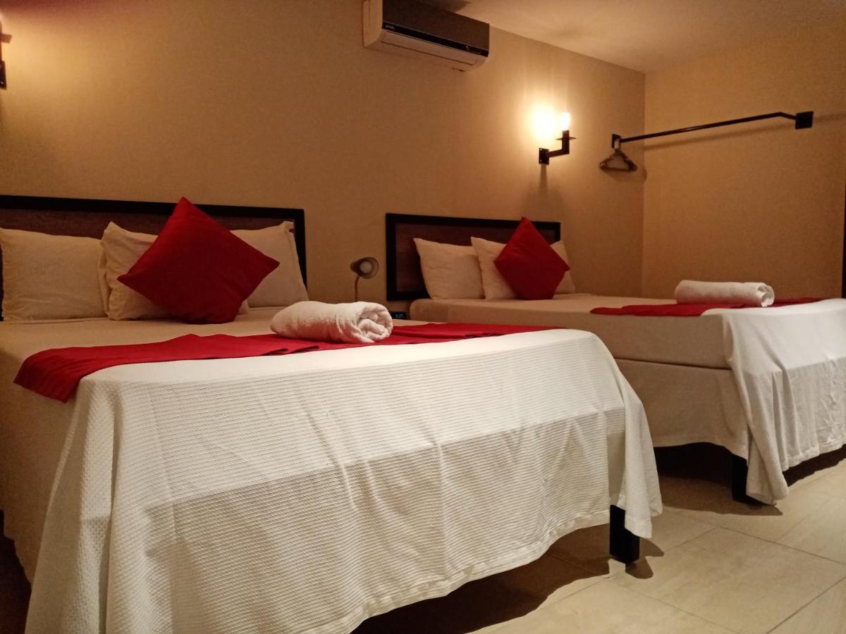 Brisas 10 Beachside Suites 칸쿤 외부 사진