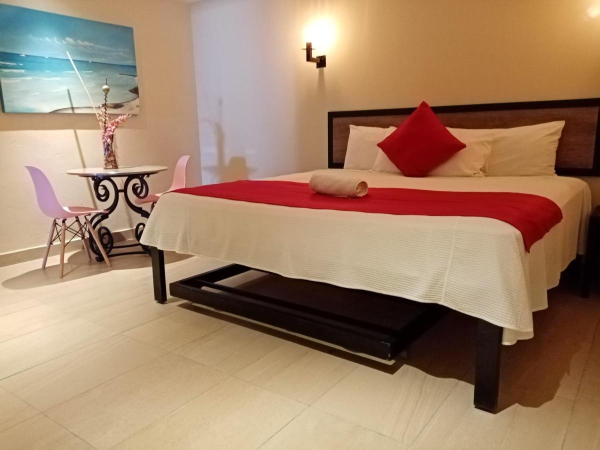 Brisas 10 Beachside Suites 칸쿤 외부 사진