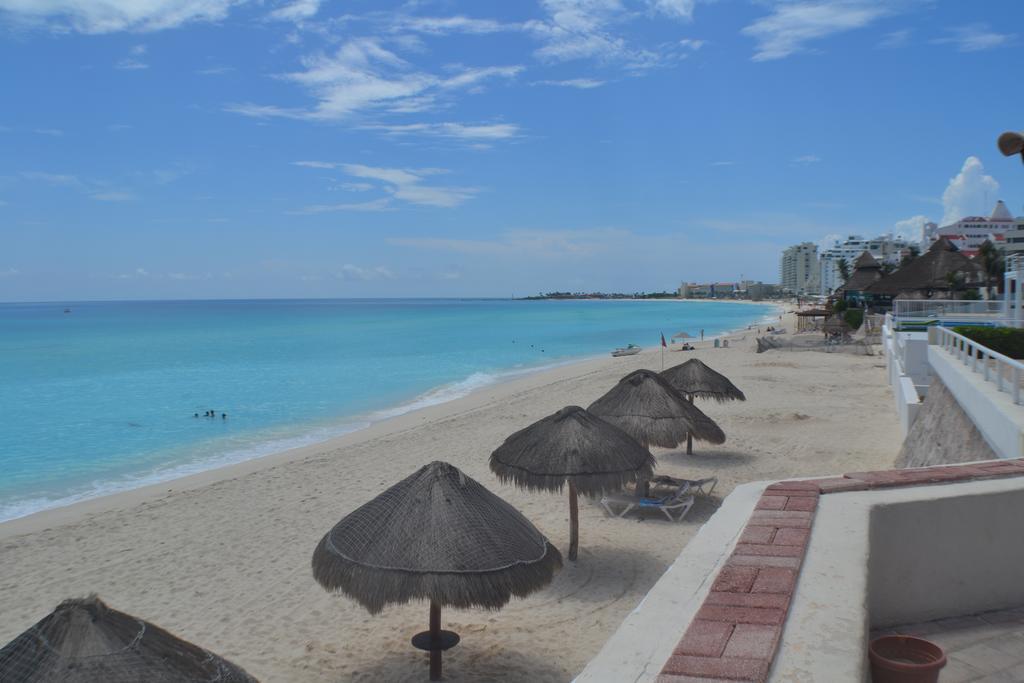Brisas 10 Beachside Suites 칸쿤 외부 사진