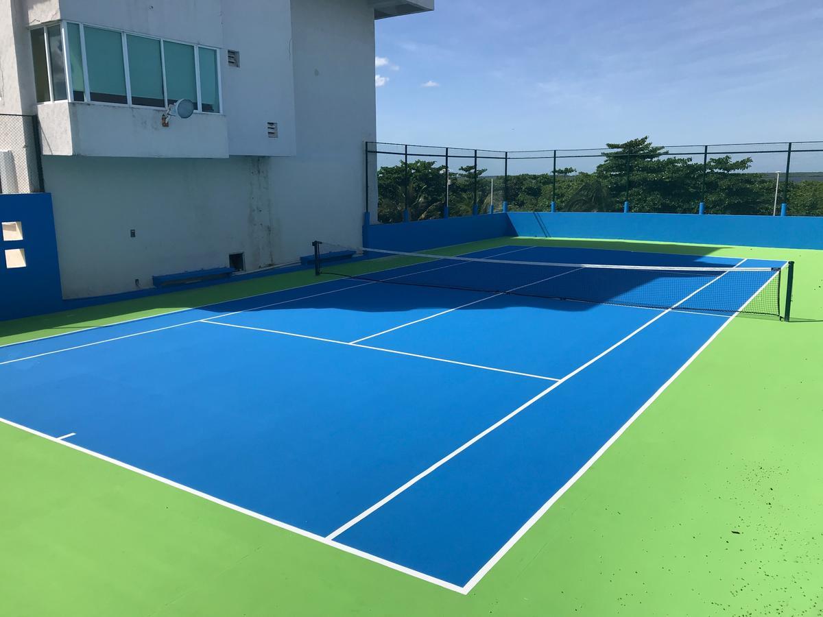 Brisas 10 Beachside Suites 칸쿤 외부 사진