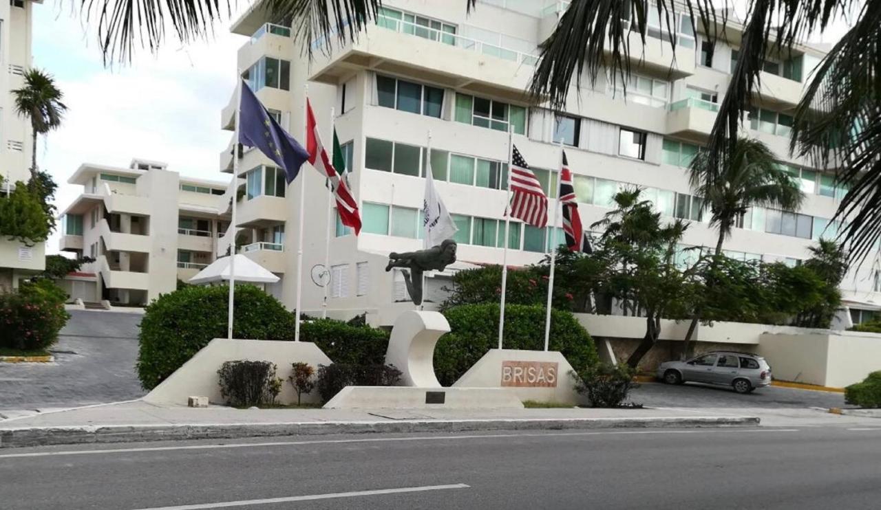 Brisas 10 Beachside Suites 칸쿤 외부 사진