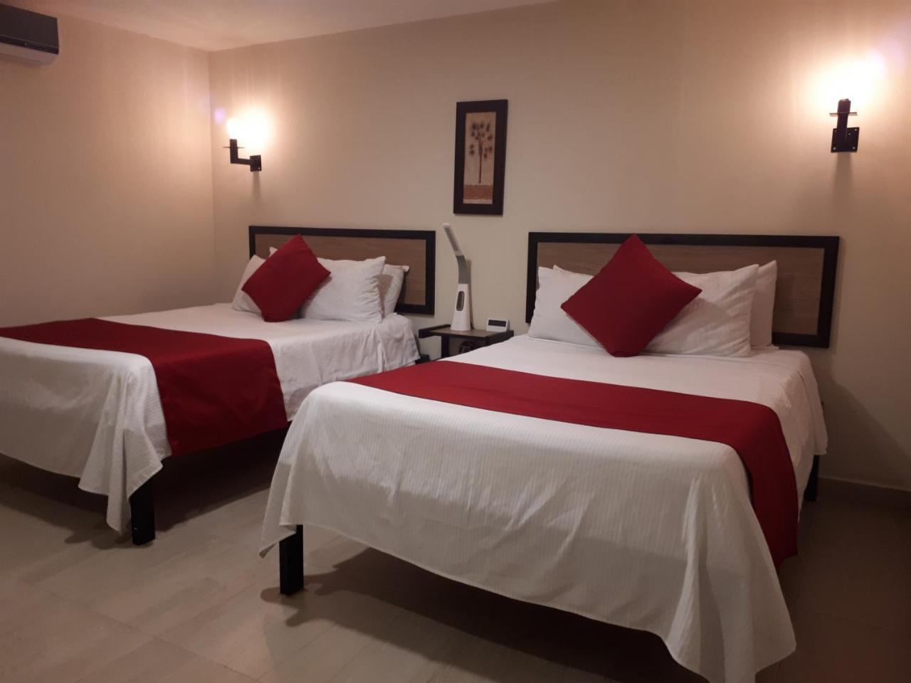 Brisas 10 Beachside Suites 칸쿤 외부 사진
