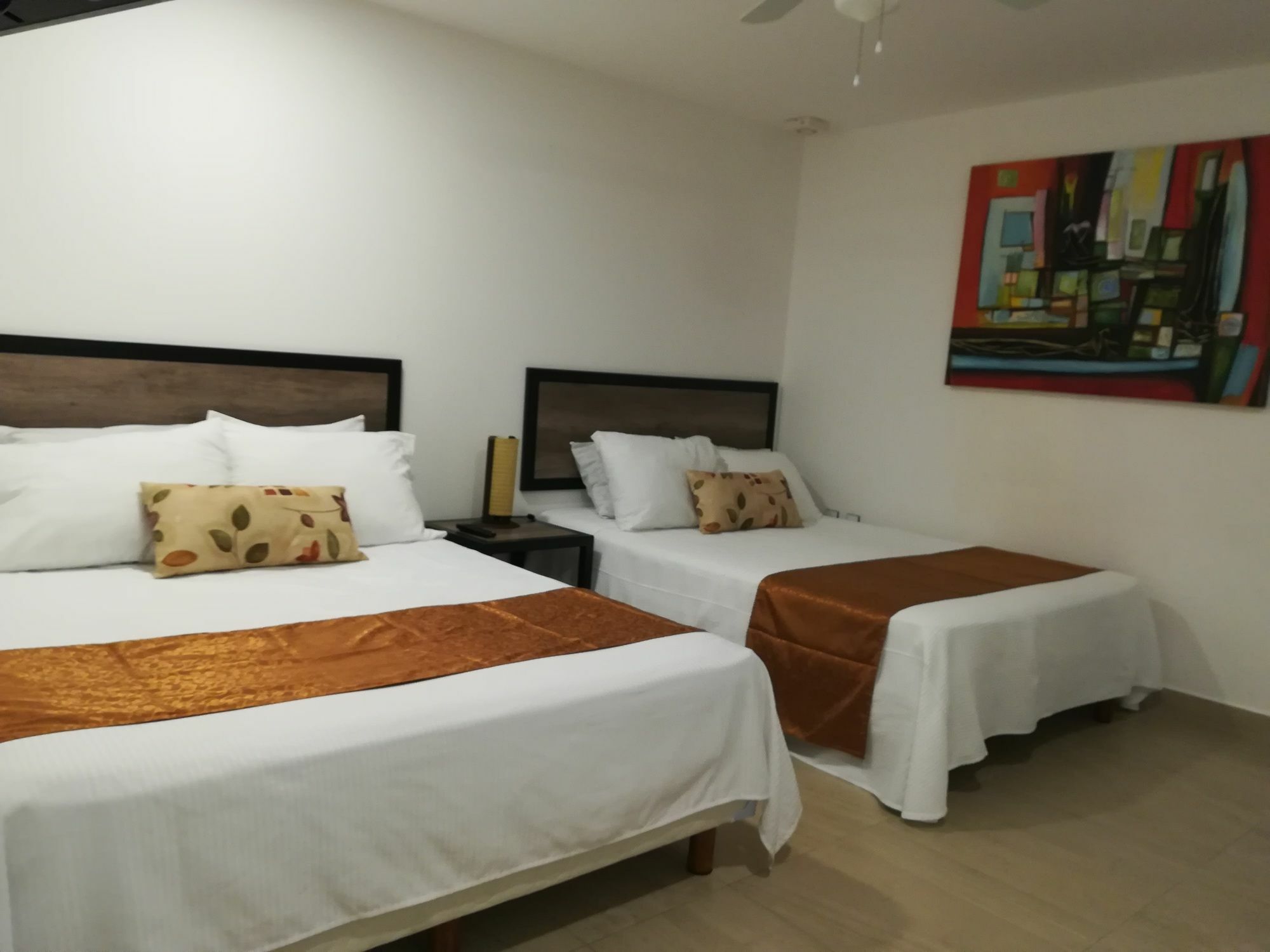 Brisas 10 Beachside Suites 칸쿤 외부 사진