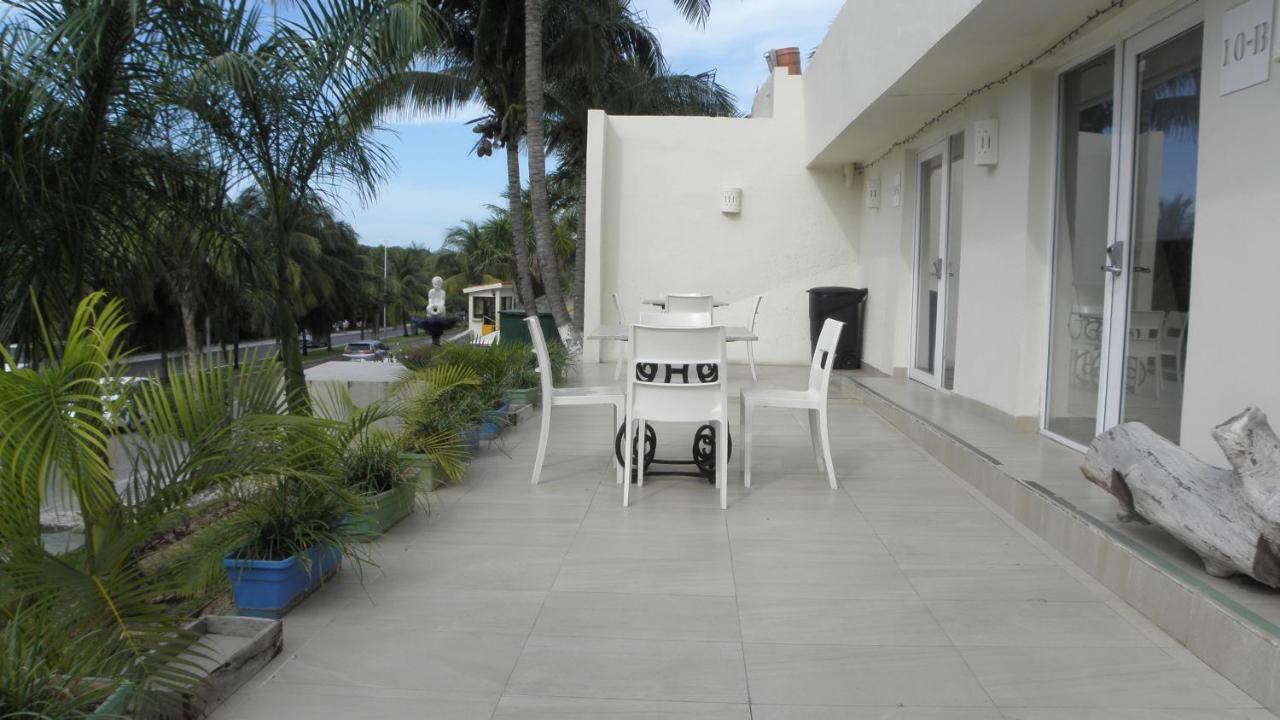 Brisas 10 Beachside Suites 칸쿤 외부 사진