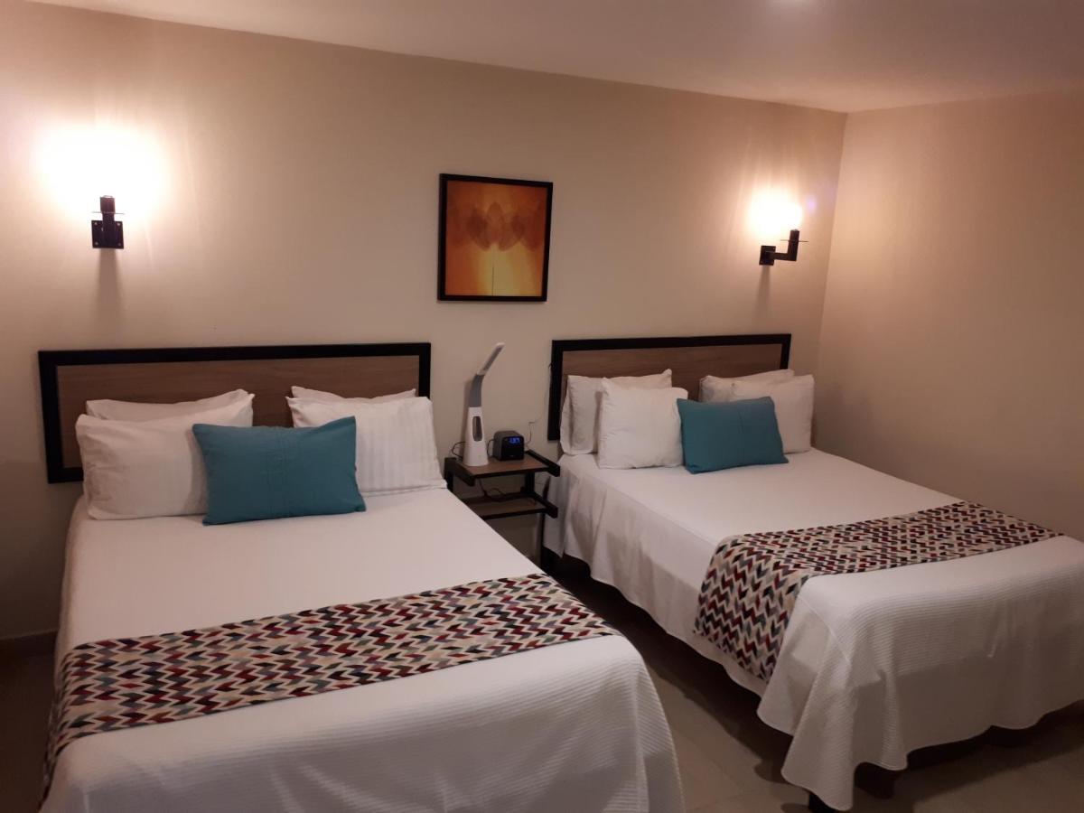 Brisas 10 Beachside Suites 칸쿤 외부 사진